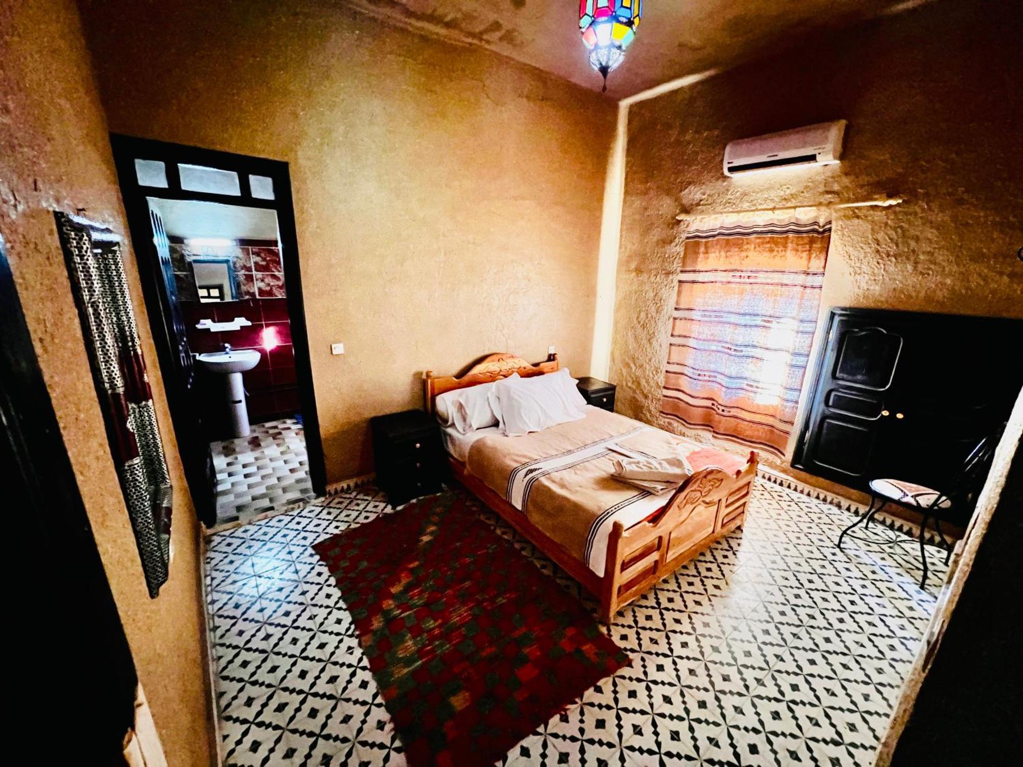 Hotel Camping Les Roses Des Dunes & Piscine Merzouga Εξωτερικό φωτογραφία