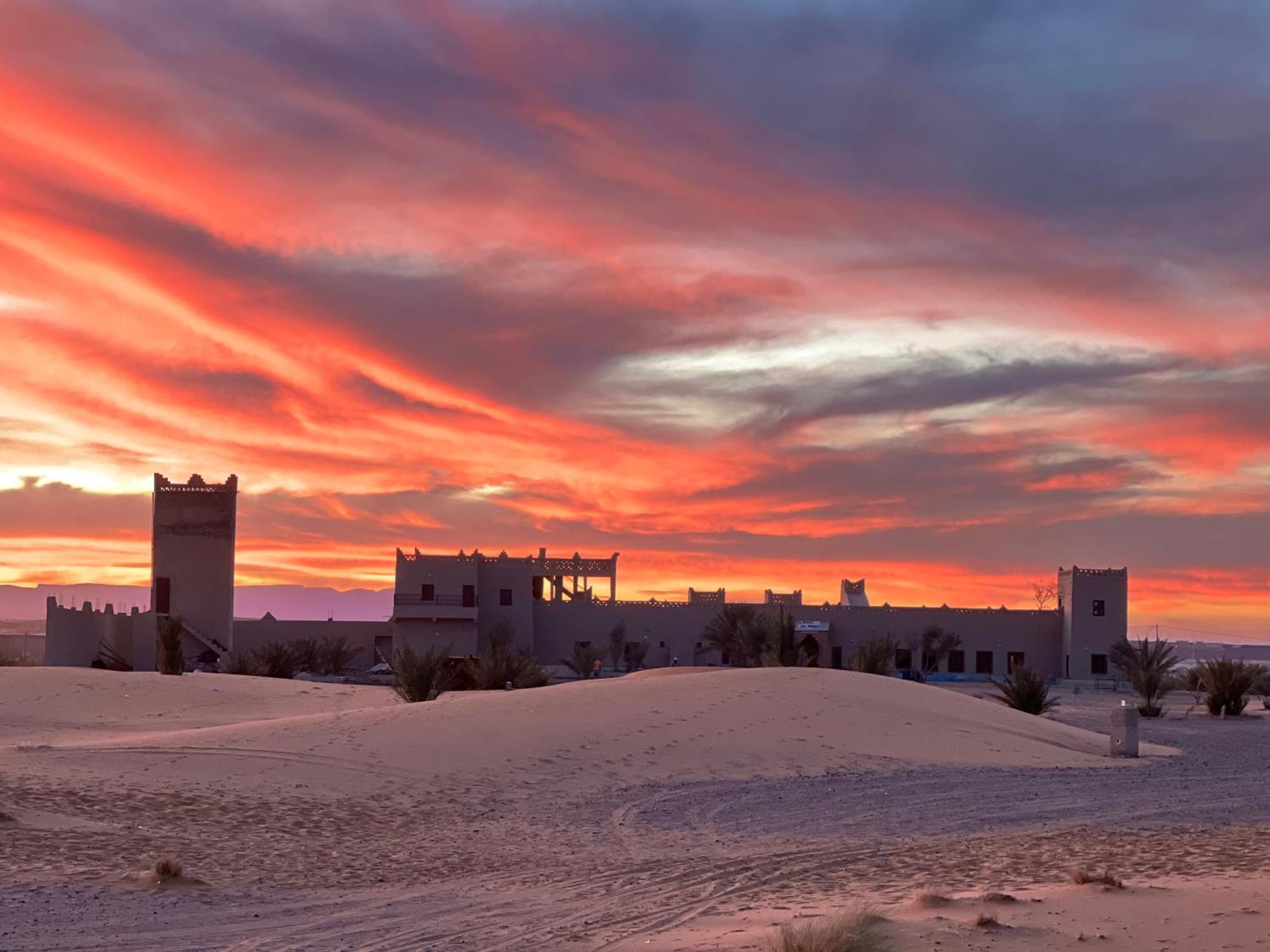 Hotel Camping Les Roses Des Dunes & Piscine Merzouga Εξωτερικό φωτογραφία