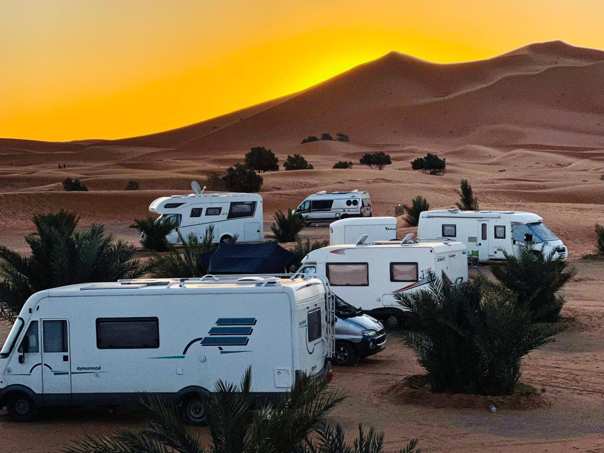 Hotel Camping Les Roses Des Dunes & Piscine Merzouga Εξωτερικό φωτογραφία