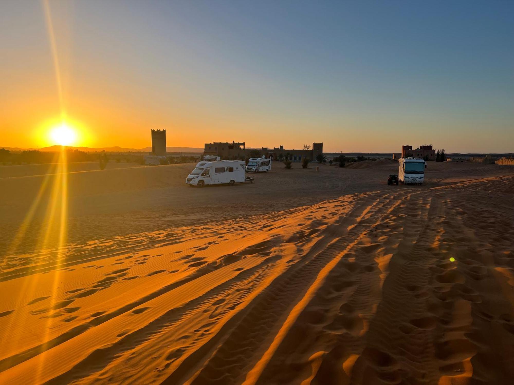 Hotel Camping Les Roses Des Dunes & Piscine Merzouga Εξωτερικό φωτογραφία
