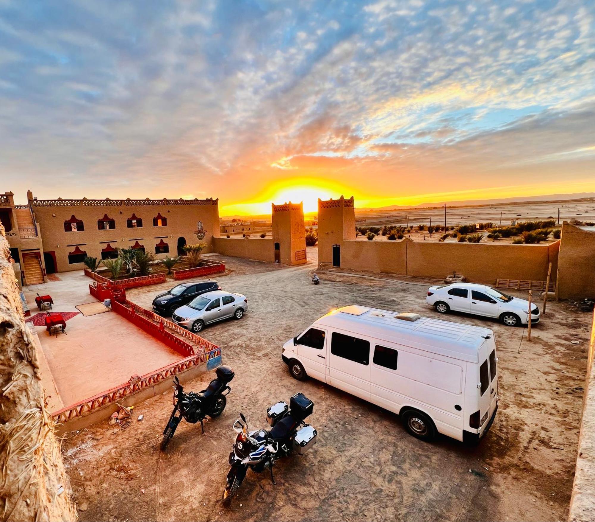 Hotel Camping Les Roses Des Dunes & Piscine Merzouga Εξωτερικό φωτογραφία