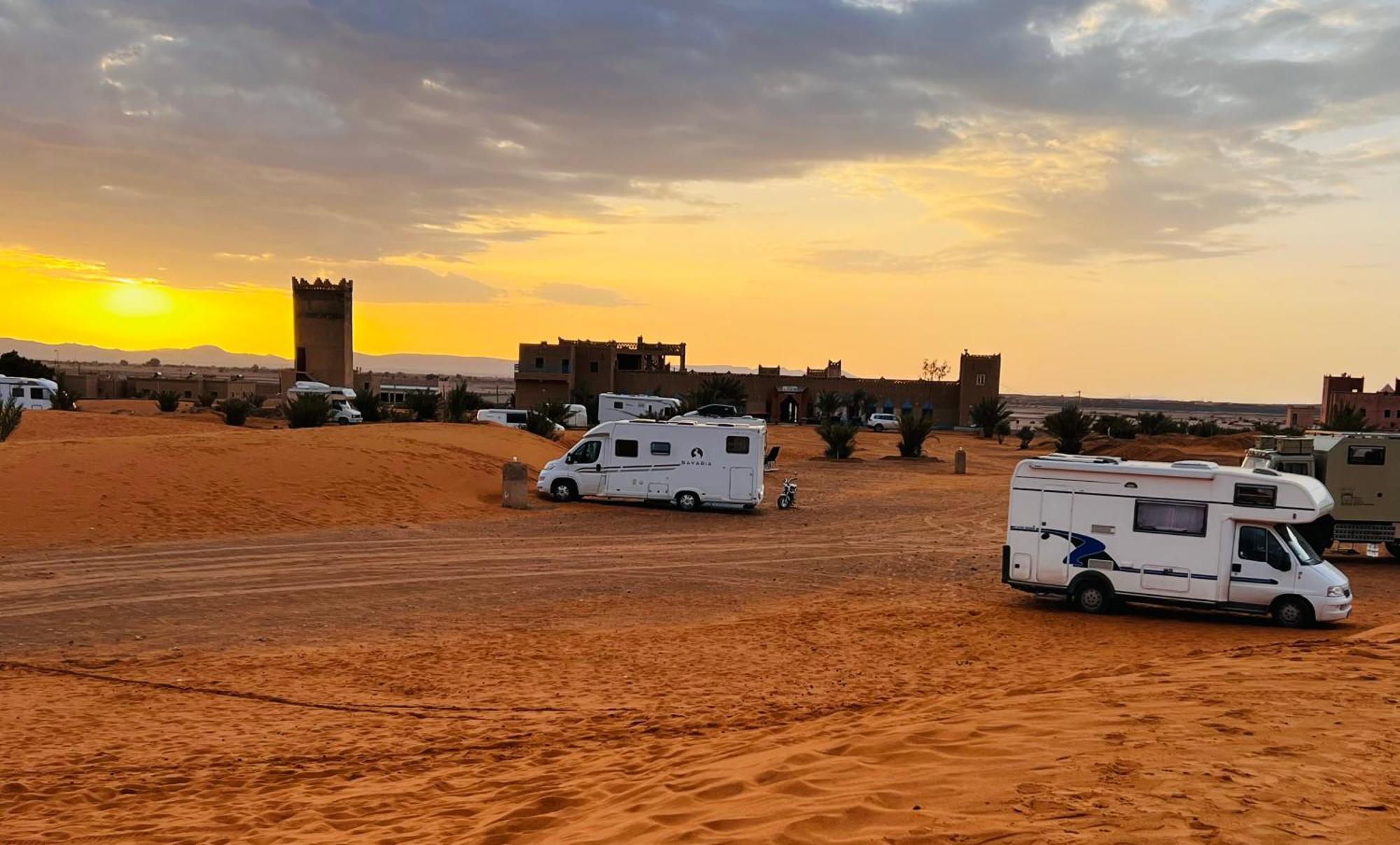 Hotel Camping Les Roses Des Dunes & Piscine Merzouga Εξωτερικό φωτογραφία