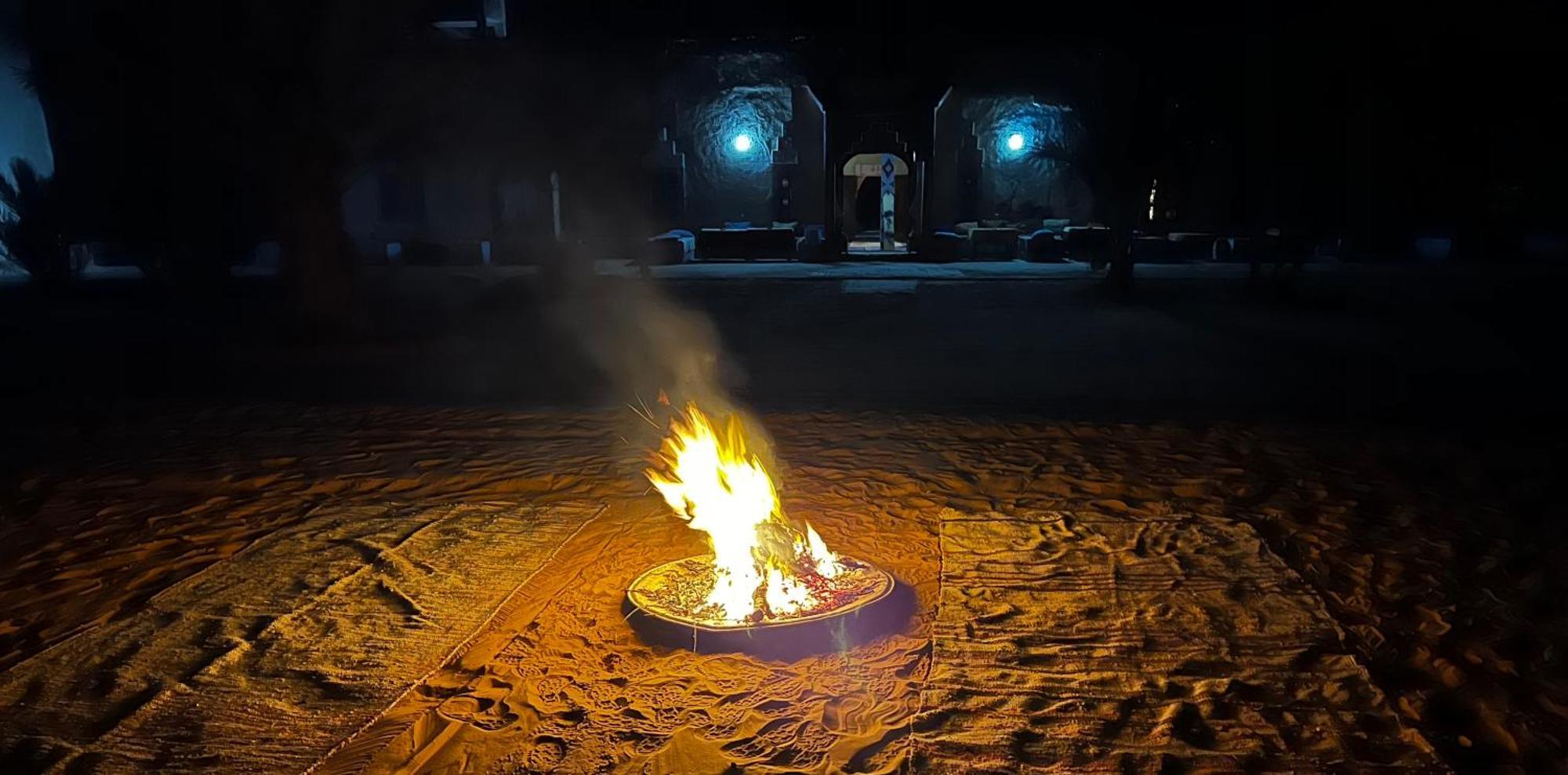 Hotel Camping Les Roses Des Dunes & Piscine Merzouga Εξωτερικό φωτογραφία